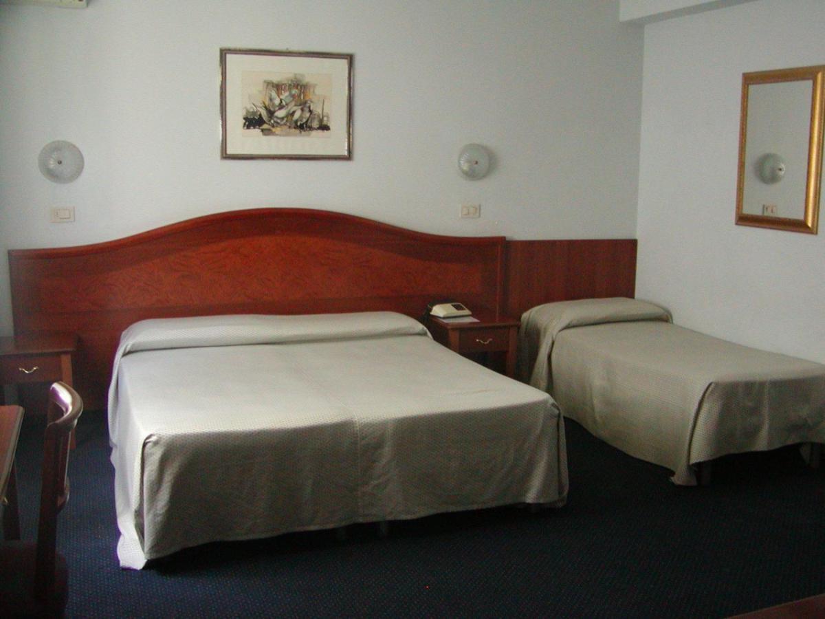 Hotel Tortorina Urbino Quarto foto